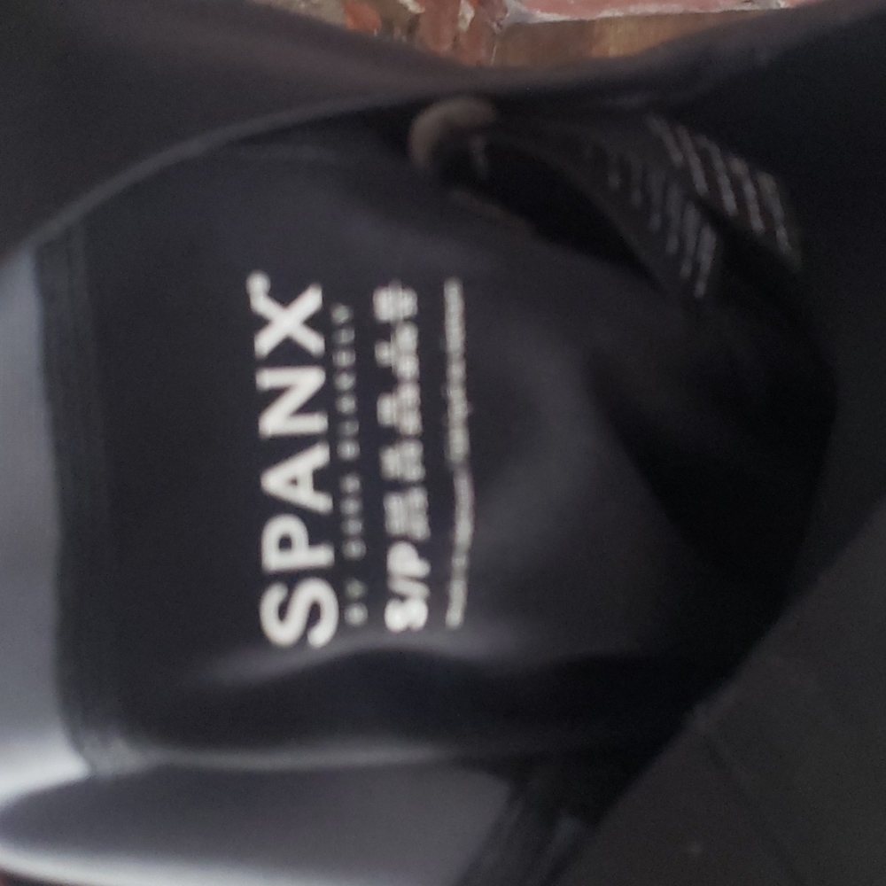 SPANX Black Sculpting High-Rise Leggings - Picture 5 of 7